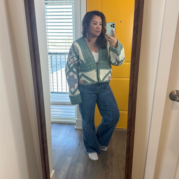 Vintage Jackets & Blazers - Vintage cropped quilt coat